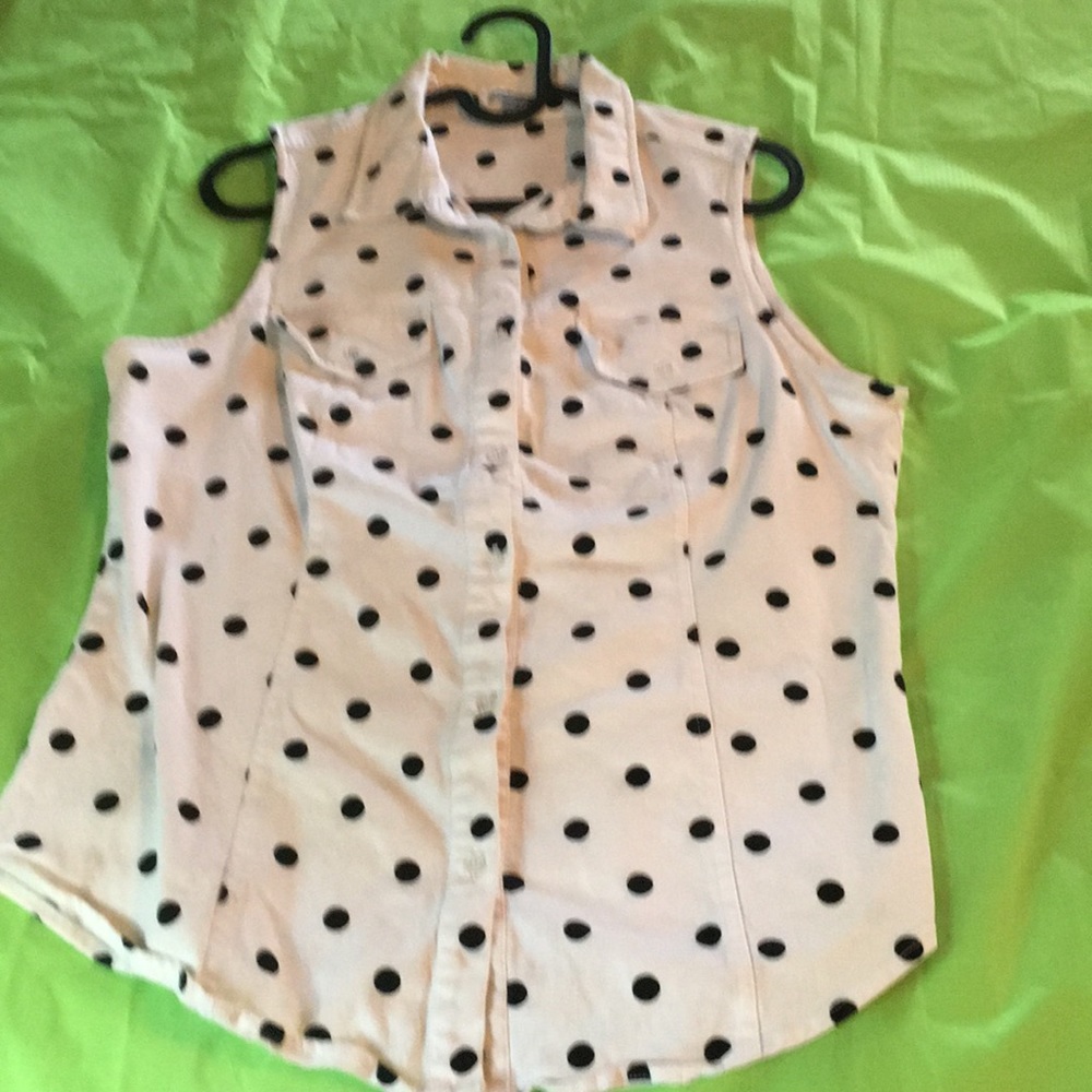 Sleeveless button down shirt